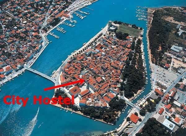 City Hostel Τρογκίρ Εξωτερικό φωτογραφία