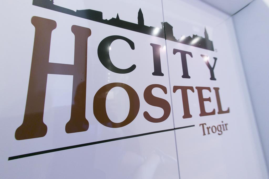 City Hostel Τρογκίρ Εξωτερικό φωτογραφία