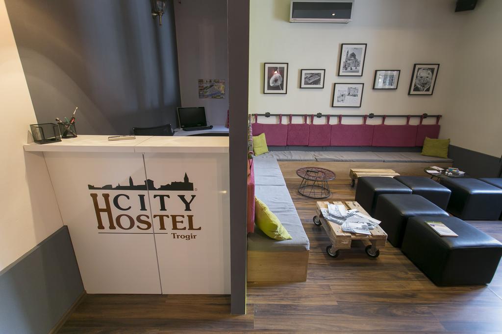 City Hostel Τρογκίρ Εξωτερικό φωτογραφία